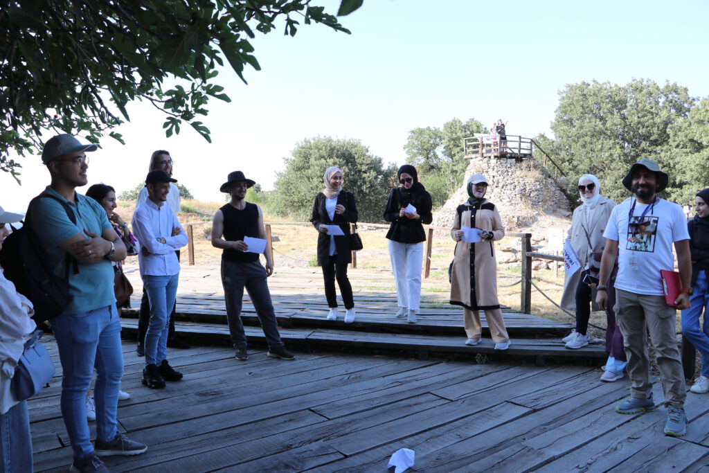 The tour guides narrated the legendary Trojan War at the site where it transpired.